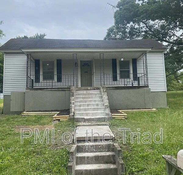 1318 Ridge Ave — Photo 1