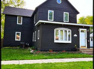 415 N 5th St, Estherville, IA 51334