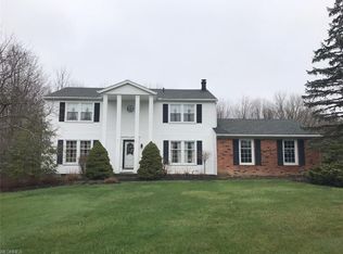 18066 Haskins Rd, Chagrin Falls, OH 44023