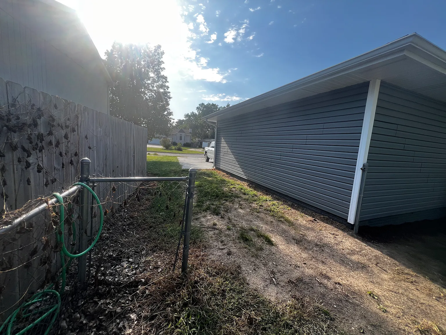 3 bed, 2800 sqft, $1,950 — Photo 2
