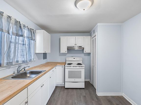 3rd image of 2034 Garfield Ave