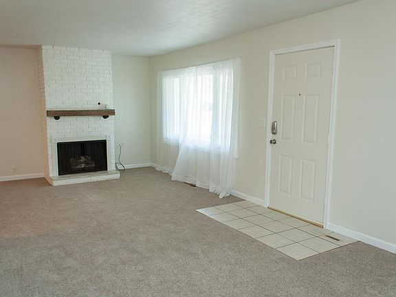 3rd image of 1712 S Irvington Dr