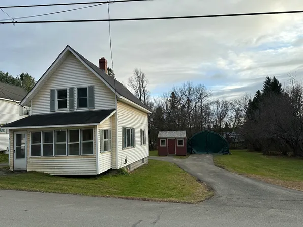 15 Franklin Avenue, Houlton, ME 04730