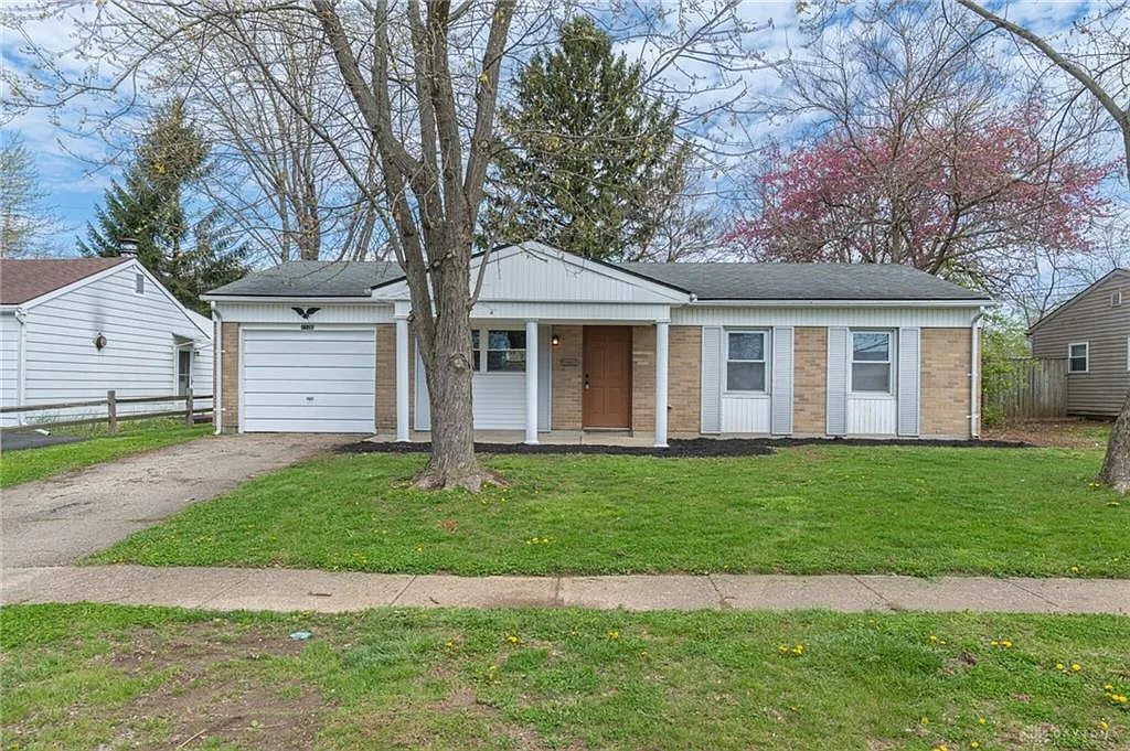 1100 Frayne Dr photo 1