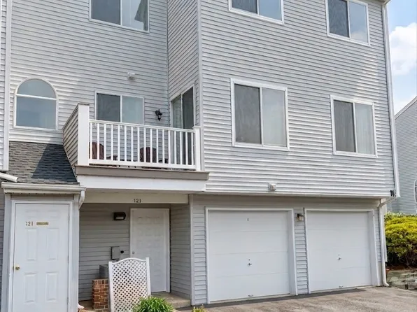 121 Staffordshire Common Drive #121, Wallingford, CT 06492