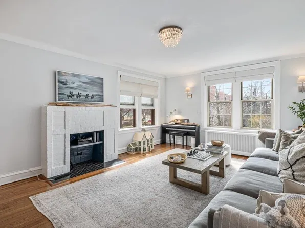 150 Burns Street #2H, Forest Hills, NY 11375