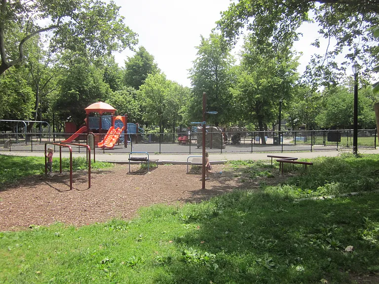 21 Kingsland Ave #3R — Photo 18