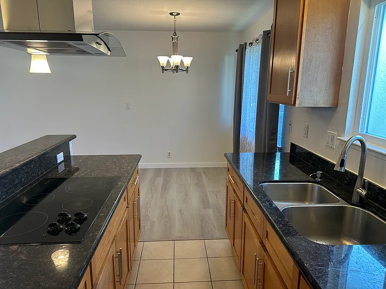 2129 Mann Ave #4 — Photo 4