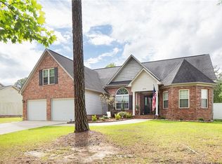 2771 Rivercliff Rd, Fayetteville, NC 28301