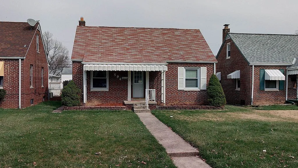 594 Butler Ave photo 1