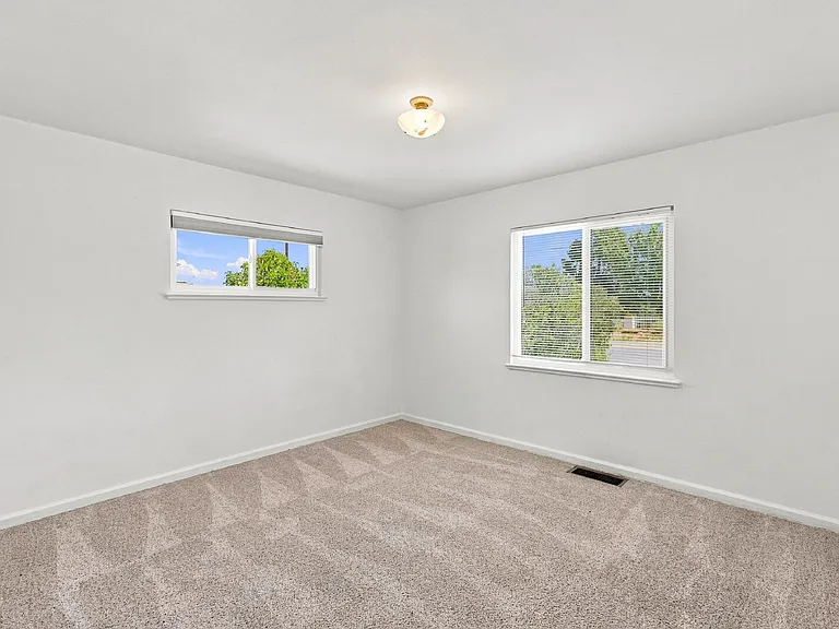 1811 S Irving St — Photo 13