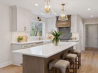 350 Ferndale Rd N, Wayzata, MN 55391