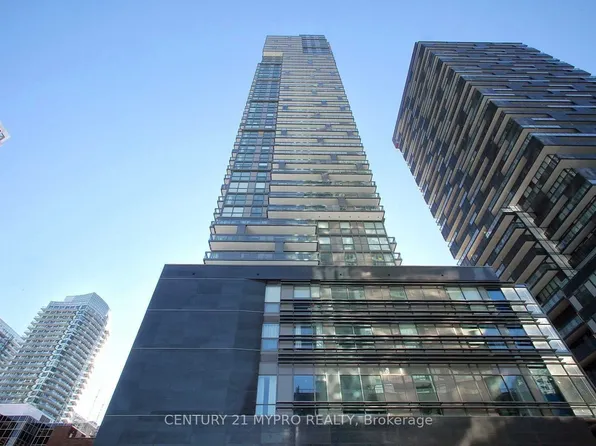 39 Roehampton Ave #412, Toronto, ON M4P 0G1