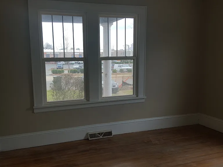 900 Walnut Ave — Photo 11