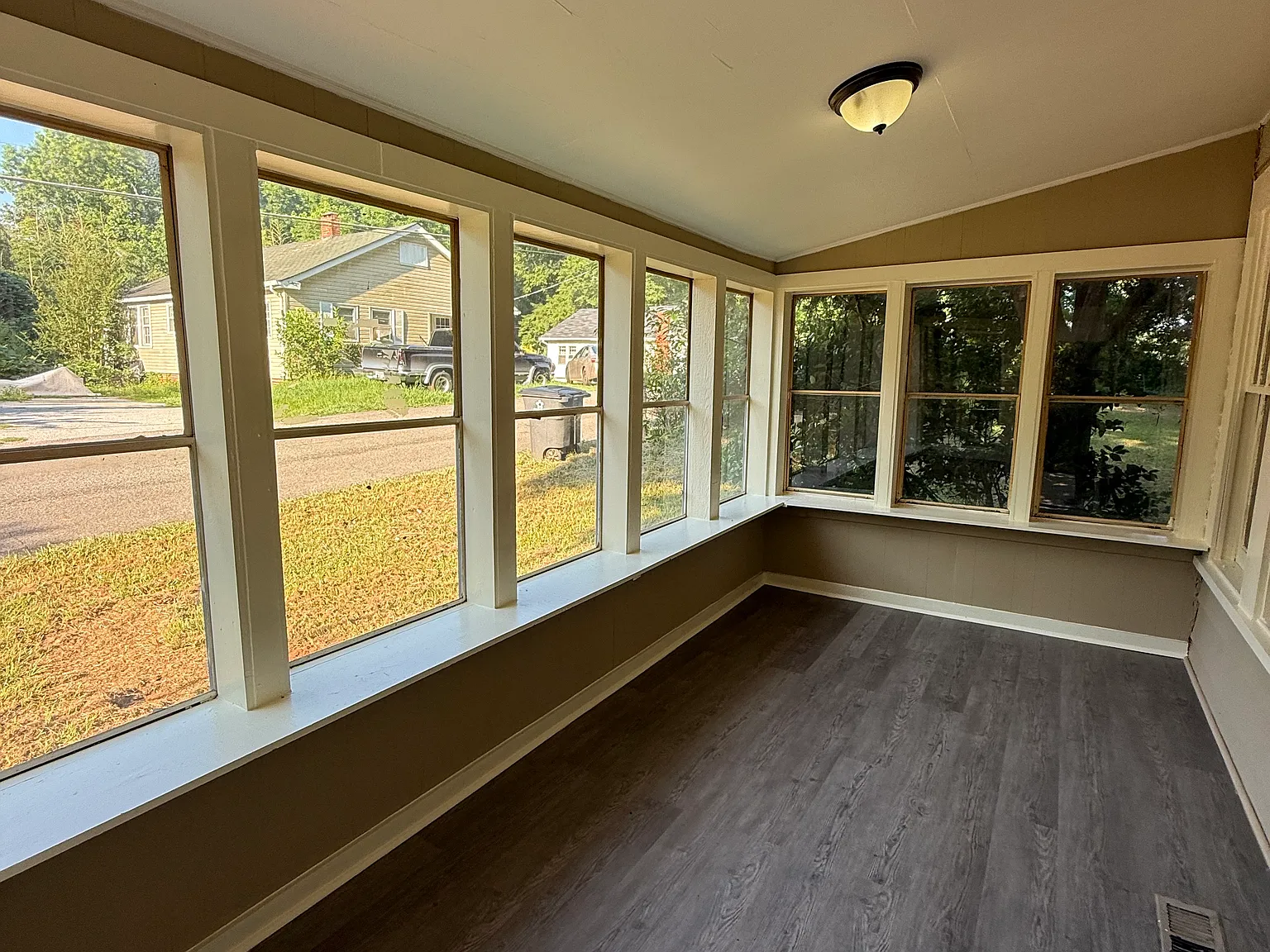3 bed, 1120 sqft, $1,200 — Photo 2