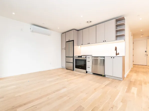 376 Bedford Avenue image 1 of 23