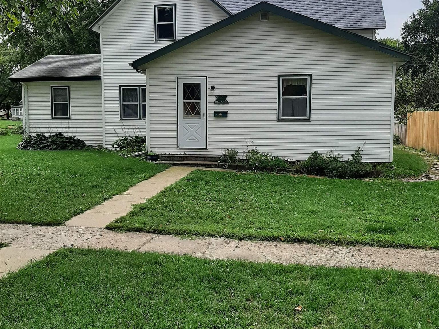 328 Jones St, Moville, IA 51039 Zillow