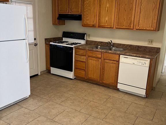2nd image of 2318 S Kelvin Stra