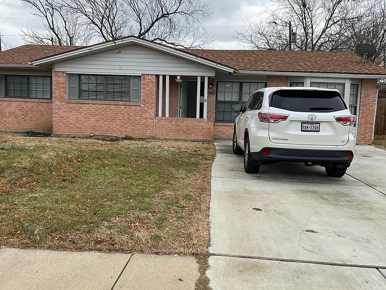 2714 Dewitt St — Photo 11