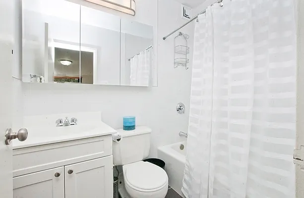 Rented by Azulay Group | media 50