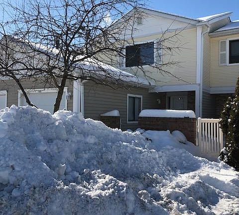 2nd image of 110 N Waterford Dr