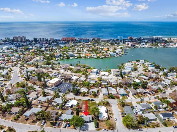 14028 E Parsley Dr, Madeira Beach, FL 33708