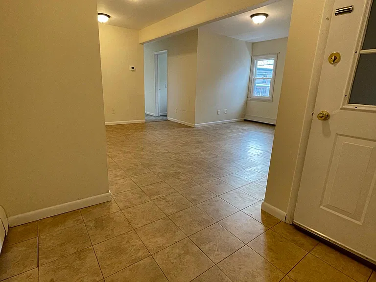 80 Main St #5 — Photo 21