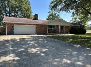 306 W Fort Dr, Palestine, IL 62451
