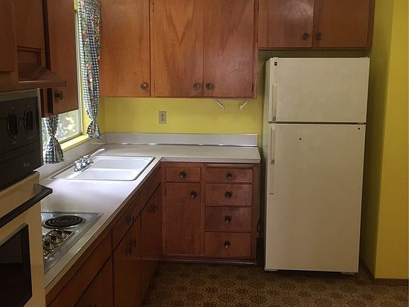 3rd image of 8610 NE 137th St