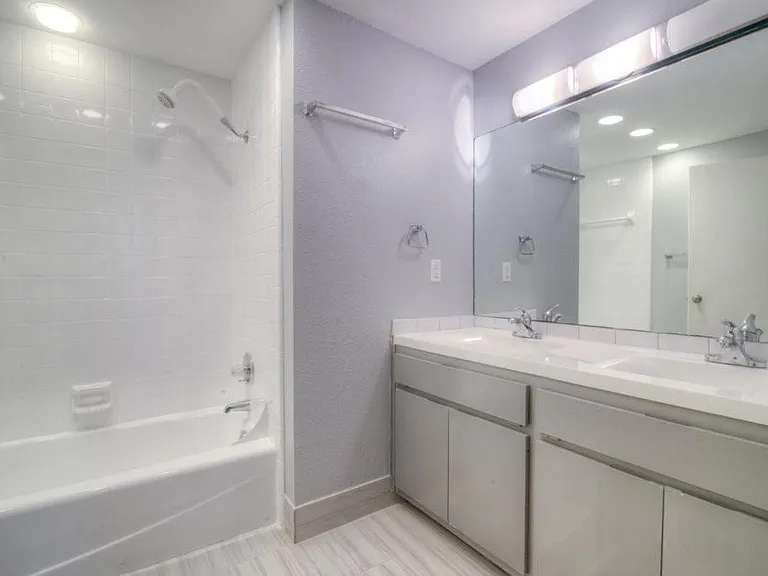 3200 Duval St #105 — Photo 16