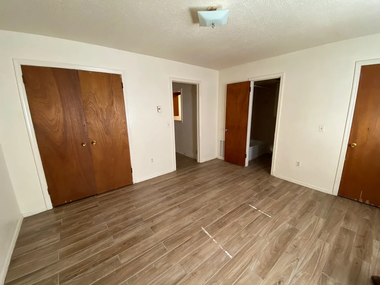 220 Southwest 34th Street - 9 — Photo 4