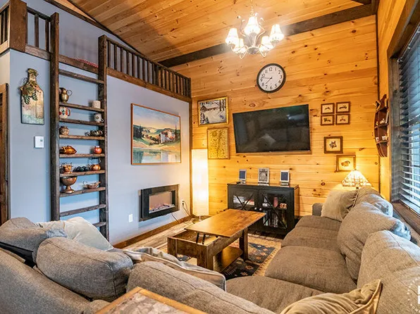 6143 Sentinel Rd Unit 9, Lake Placid, NY 12946