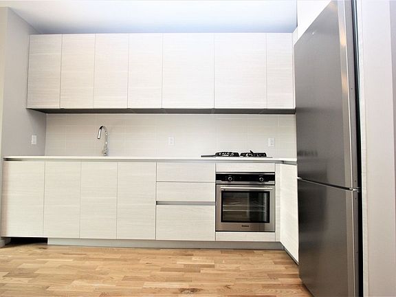 5th image of 1511 Bedford Ave #8S