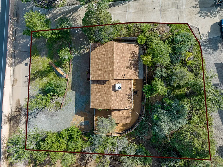 2807 Willow Creek Rd — Photo 18