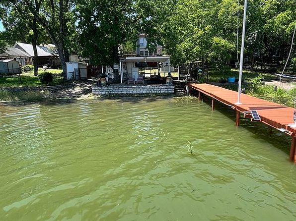 1152 W Lake Dr