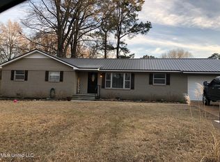 311 Lafayette St, Senatobia, MS 38668