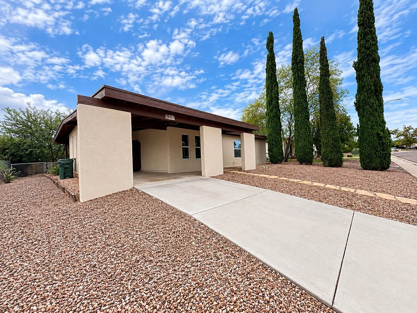 Charming 4-Bedroom, 2-Bathroom Home Near Ft. Huachuca — Photo 2