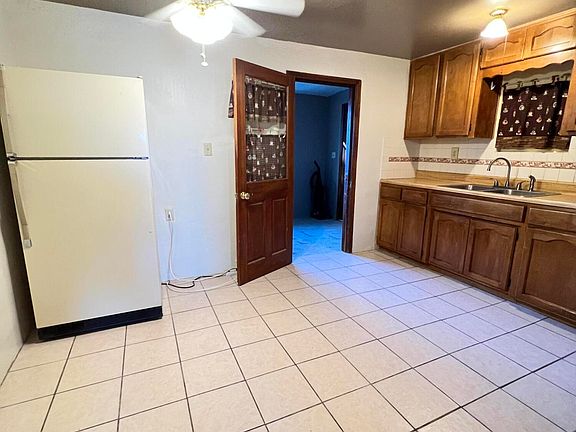 5th image of 319 W Palmdale St