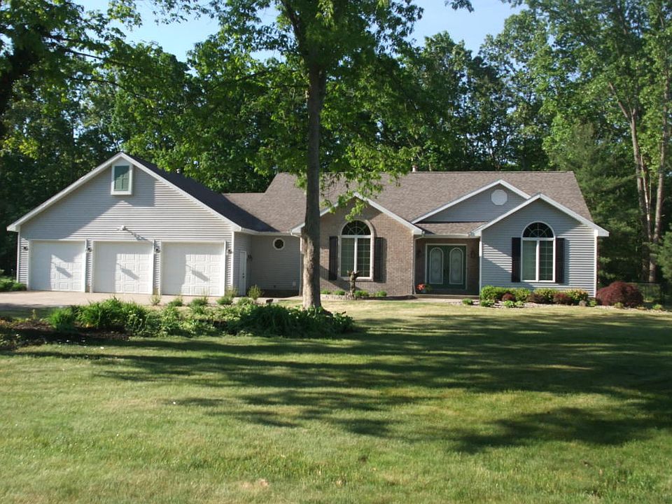 1st image of 3223 N Riverwood Dr