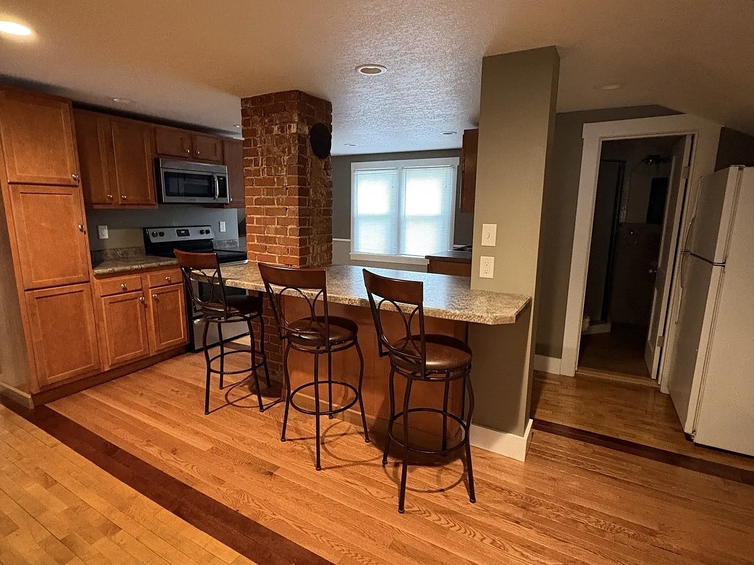 2 bed, 780 sqft, $1,100 — Photo 1