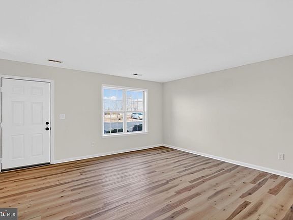 3rd image of 4540 Leighann Ln