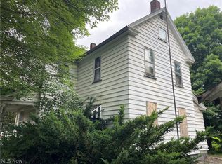 559 Jackson St, Hubbard, OH 44425