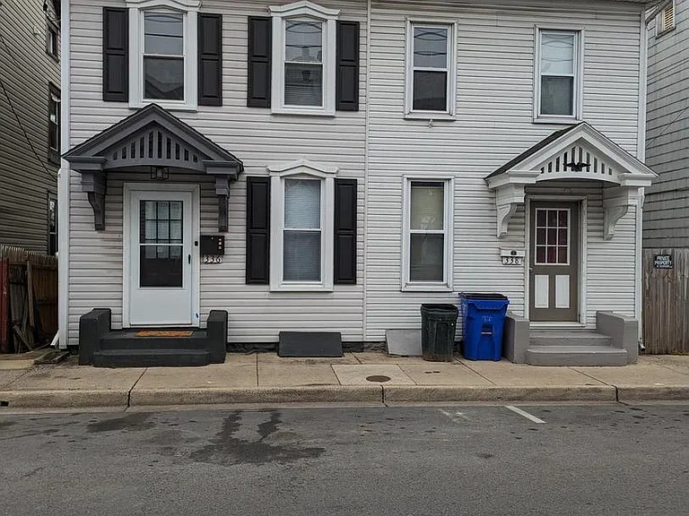 338 S Locust St — Photo 10