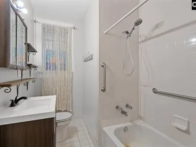 tile tub/shower