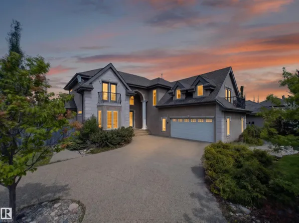 1062 Tory Rd NW, Edmonton, AB T6R 3A5