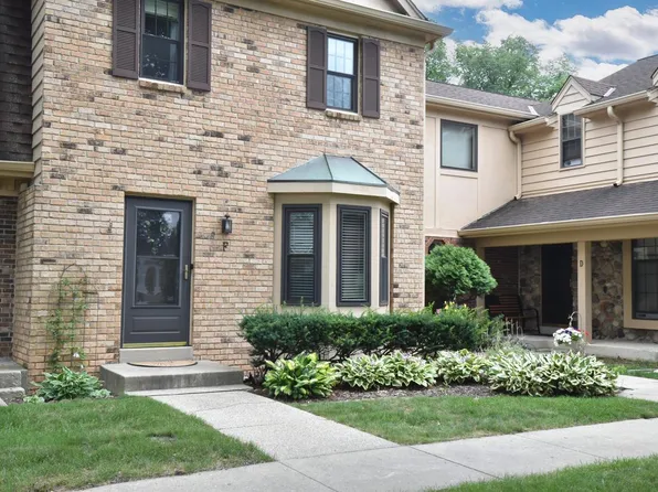384 Willow Grove DRIVE #F, Pewaukee, WI 53072