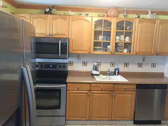 5th image of 427 Greengrove Ave