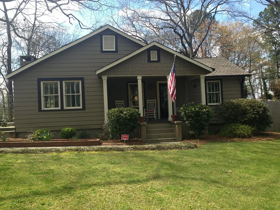 4000 Pineridge Rd SE