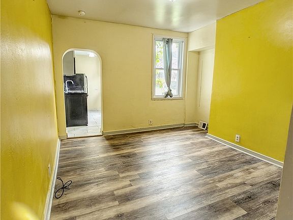 5th image of 1444 Loraine St