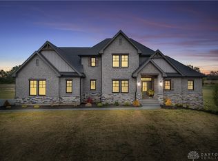 52 Maple Point Ct, Wilmington, OH 45177